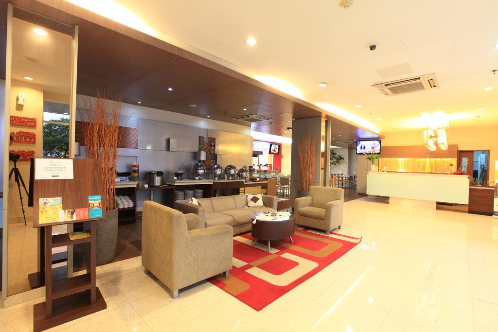 Metland Hotel Bekasi Exterior photo