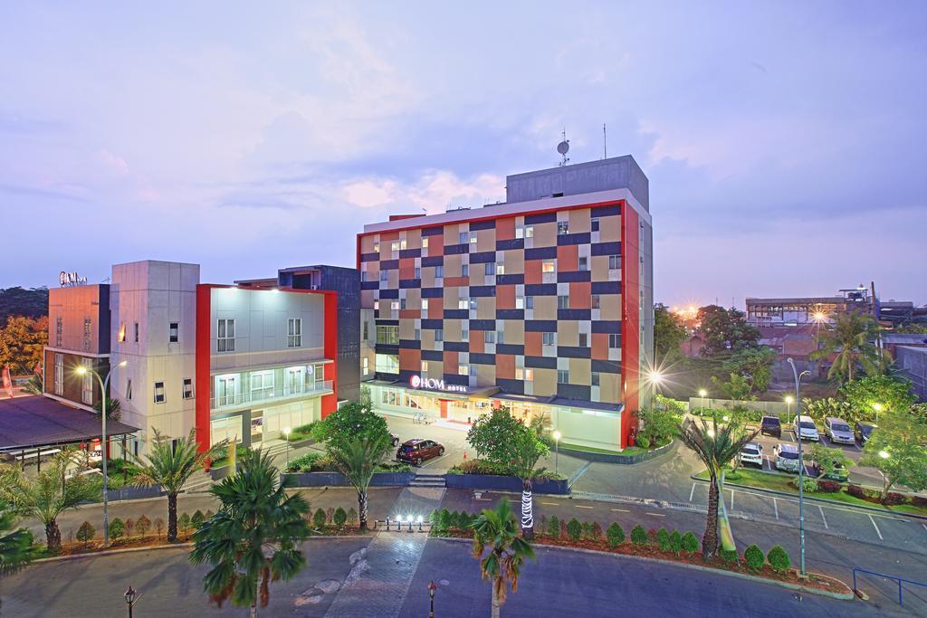 Metland Hotel Bekasi Exterior photo